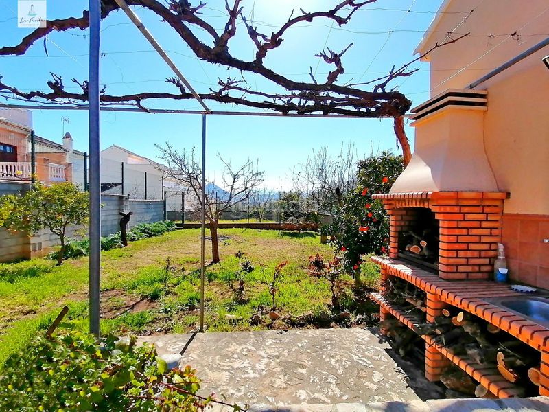 Foto 939ca2bb-fcaf-4bc9-aa63-fd171efe27aa. Xalet amb aparcament piscina a Archidona