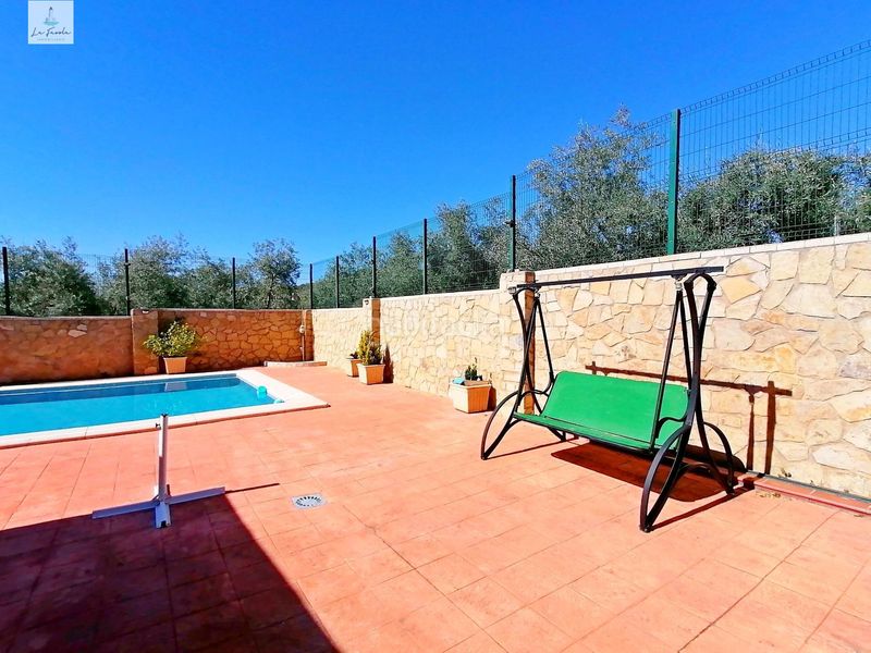 Foto a0f8c51a-09e9-4c1a-acda-38c7ba46b22c. Xalet amb aparcament piscina a Archidona