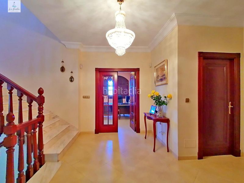 Foto c091e816-bac2-4d17-b3e8-8b5867a6b19d. Xalet amb aparcament piscina a Archidona