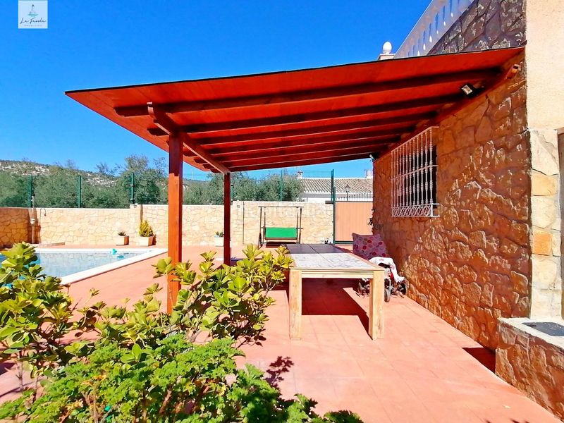 Foto c3cad2c0-f3dd-4e67-897b-47064f7f077b. Xalet amb aparcament piscina a Archidona