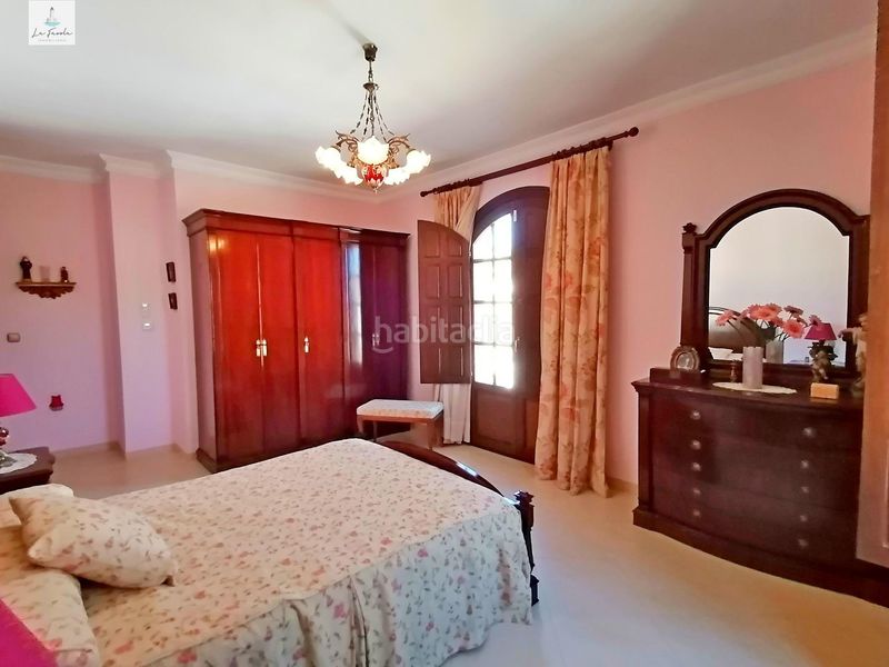 Foto d932554b-d975-4c35-b8ba-6ce4ffe58322. Xalet amb aparcament piscina a Archidona