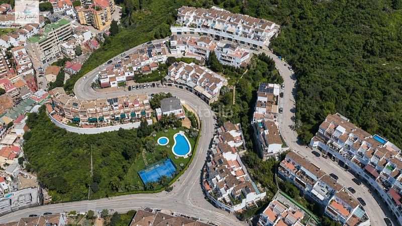 Foto ab0f41ed-a20c-4bf9-96ff-d3a4f3cf19ad. Lloguer casa adossada amb calefacció aparcament piscina a Málaga