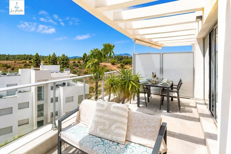 Foto 1c163f63-0fc0-460e-b581-420dbee68891. Apartament amb aparcament piscina a El Faro de Calaburra - Chaparral Mijas
