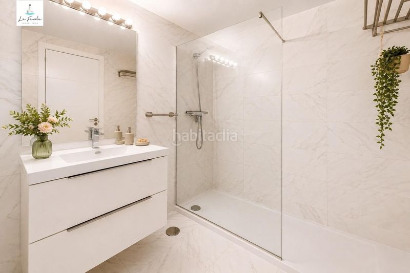 Foto 8e08dff8-0fbf-4998-ab5c-fe4be8a502d4. Apartament amb aparcament piscina a El Faro de Calaburra - Chaparral Mijas