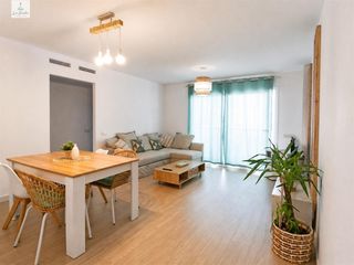 Miete Etagenwohnung in Cotomar. Piso de 2 dormitorios en residencial cerrado para alquiler corta