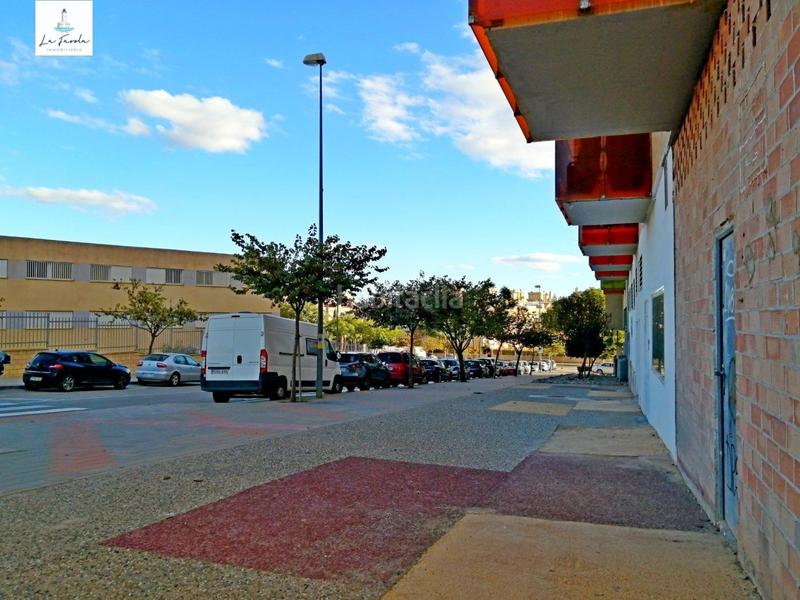 Foto b382bfd5-1f6d-45d1-806f-ac4d2b30ea8c. Lloguer local comercial a calle maria casares 3 a Málaga