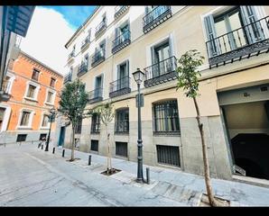 Local Comercial en Universidad-Malasaa. -local con licencia de espectaculos activa-
