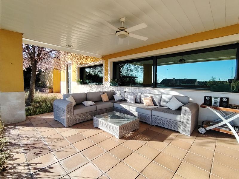 Foto 081038de-04c1-48a9-be17-7bd1ffd9765b. Chalet mit kamin heizung parking pool in Batres