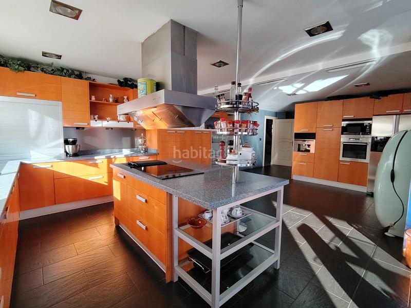 Foto 338cccea-2457-44a3-9199-163a56172d88. Chalet mit kamin heizung parking pool in Batres