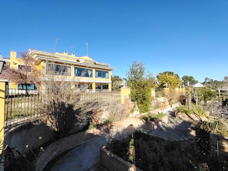 Foto 5480ab2c-6292-4a16-9200-2d7598be40c4. Chalet mit kamin heizung parking pool in Batres