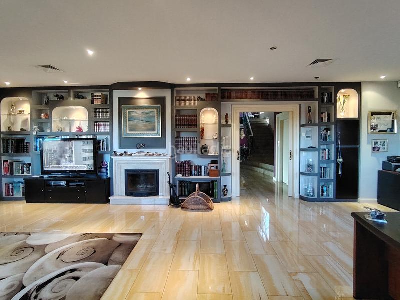 Foto 8cd324e8-3b0d-44f7-9d18-c9e5e4dcb1eb. Chalet mit kamin heizung parking pool in Batres