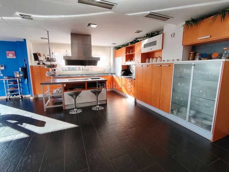 Foto 9260c802-1507-452b-ae69-867073989b42. Chalet mit kamin heizung parking pool in Batres