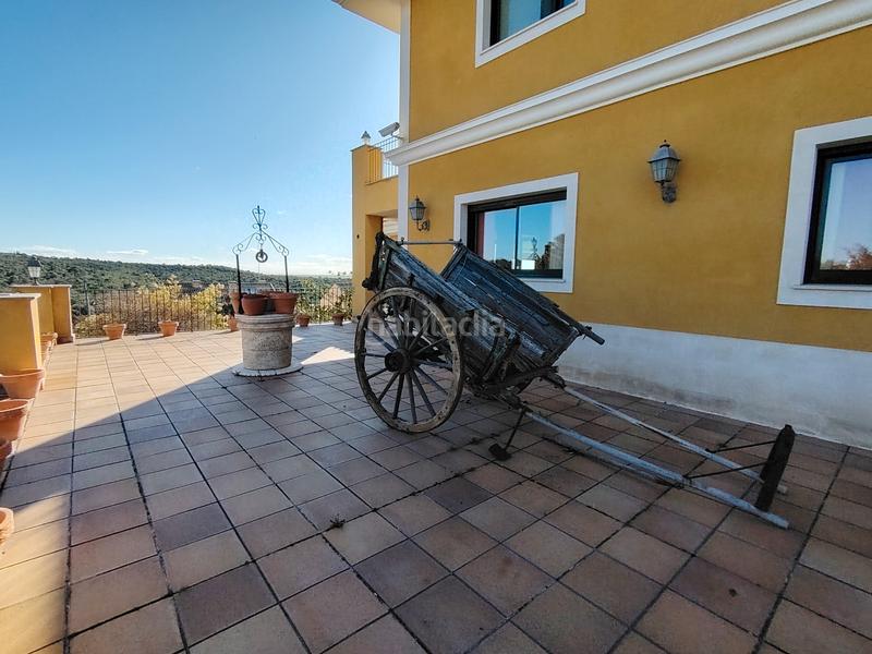 Foto b116cf30-5c51-4130-9318-2723d66ea3d0. Chalet mit kamin heizung parking pool in Batres