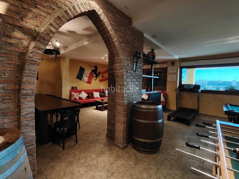 Foto ca762863-7c9c-40ac-aa87-e980d046bd7c. Chalet mit kamin heizung parking pool in Batres