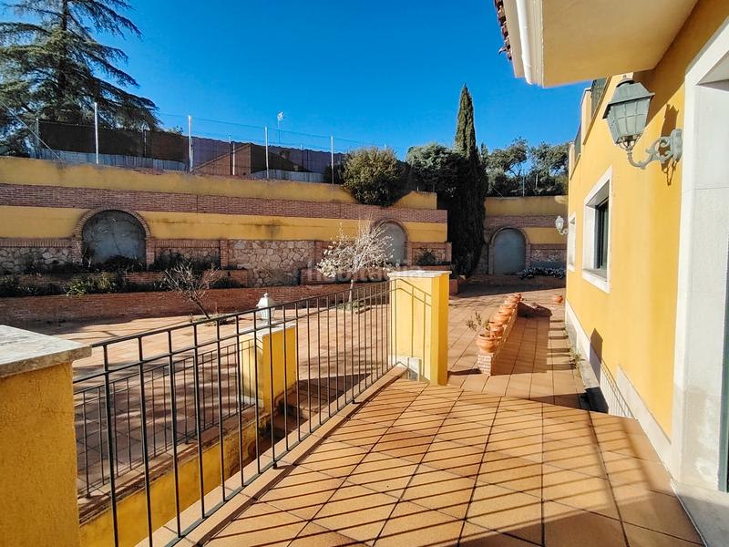 Foto de4348be-ef00-460c-8396-d36acc960eca. Chalet mit kamin heizung parking pool in Batres