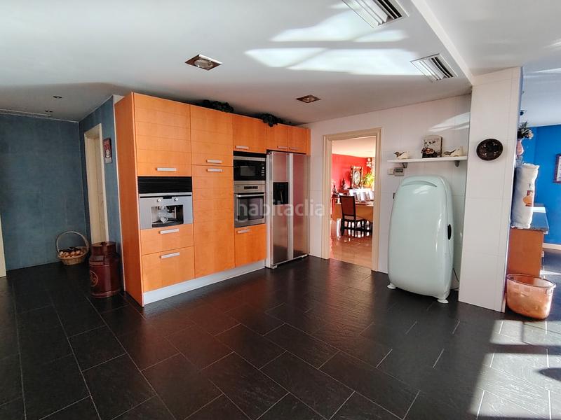 Foto ff657bbf-973d-4328-bb39-3abf4377240b. Chalet mit kamin heizung parking pool in Batres