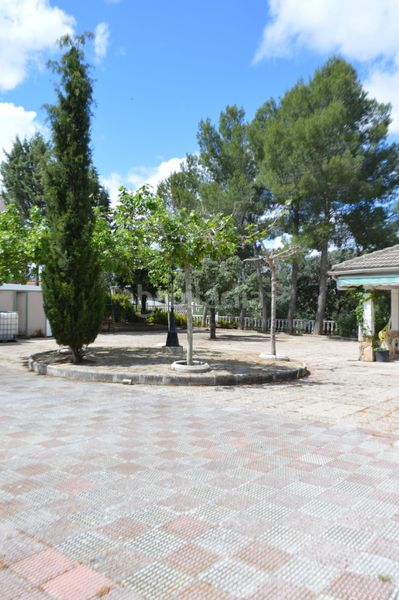 Foto 16b375f1-430b-46d5-97b7-83c542bfbd7c. Xalet amb xemeneia calefacció aparcament piscina a Batres
