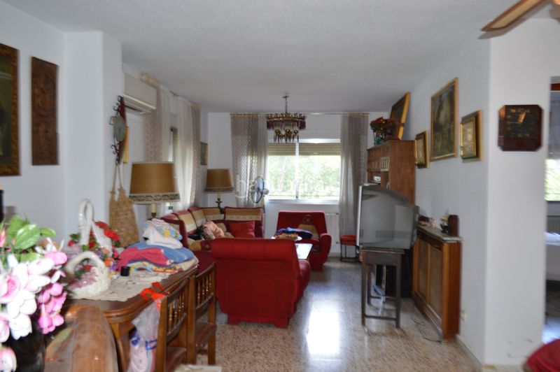 Foto d81699fe-4b6b-4f7a-8ec5-4af339689f0c. Xalet amb xemeneia calefacció aparcament piscina a Batres