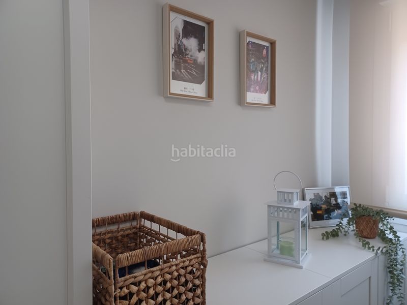Foto d2ba0562-7cce-4068-b093-aa5e3e6f3fc2. Pis amb calefacció aparcament a Adelfas Madrid