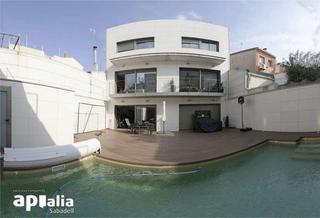 Casa a Creu Alta. Creu alta  casa minimalista con piscina y ascensor!!