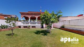 Xalet  Carrer del cadí. Espectacular chalet  torre  barbera del vallès