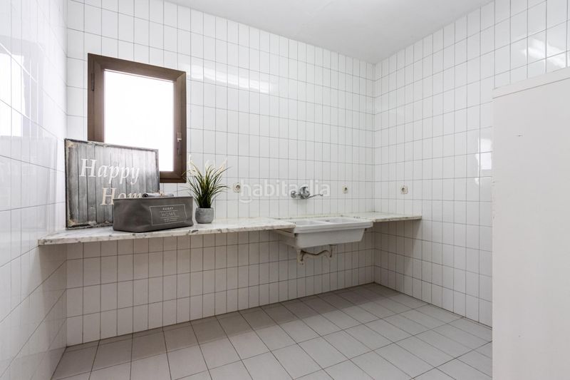 Foto dfdb75b4-6c2e-488b-b9b6-d53cbf5fa92b. Casa amb aparcament piscina a Eixample Sabadell