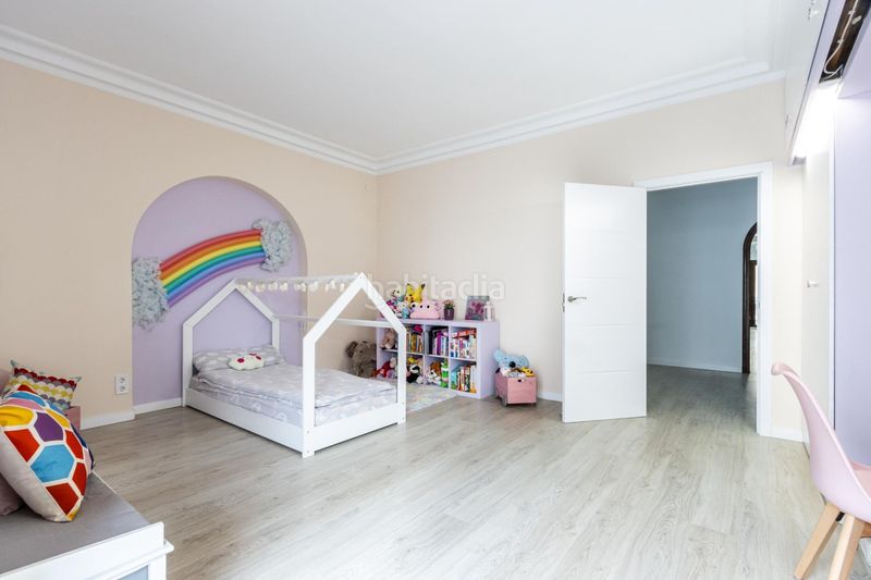 Foto fa3efc1e-a28f-4ece-a8a5-4c900bcd8a4e. Casa amb aparcament piscina a Eixample Sabadell
