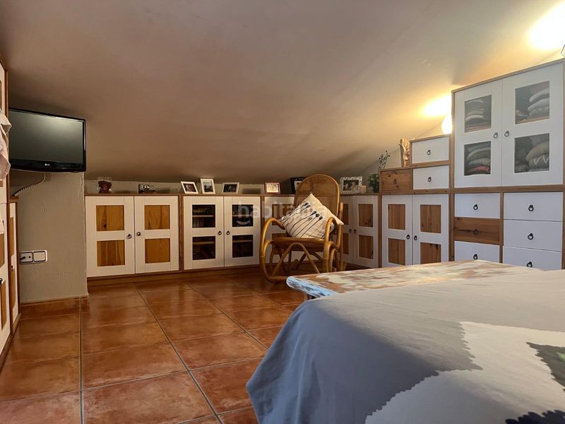 Foto 1dd1366a-e8b1-4f34-94b4-630a32fd9759. Casa aparellada amb calefacció aparcament a Concòrdia Sabadell