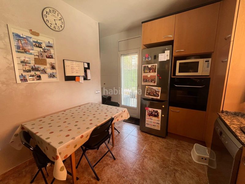 Foto 4ed0706e-12f5-48ab-809a-5ef2d133c4bf. Casa aparellada amb calefacció aparcament a Concòrdia Sabadell