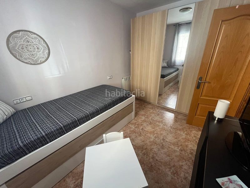 Foto 6e19879c-5d2d-495b-a0b7-3ca879b7c777. Casa aparellada amb calefacció aparcament a Concòrdia Sabadell