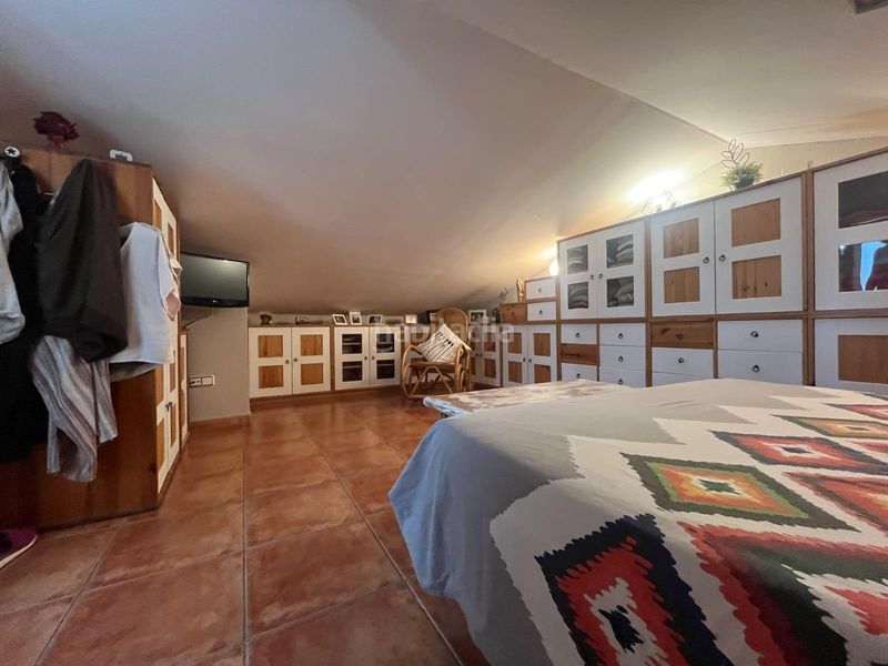 Foto d1365a2a-151f-4d75-a6fc-3c0580e35475. Casa aparellada amb calefacció aparcament a Concòrdia Sabadell
