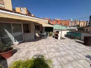 Casa aparellada a Conc�rdia. Magn�fica casa en venta en la zona de la concordia!