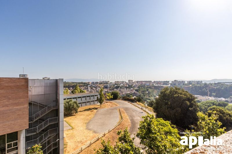 Foto 01199f14-f8b2-4fb6-b845-86cc846f903c. Penthouse with heating parking in Covadonga Sabadell