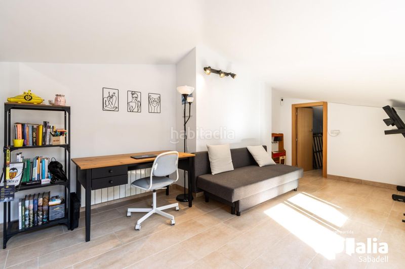 Foto 238c53d2-d132-4767-9f77-a2c9496e17f0. Penthouse with heating parking in Covadonga Sabadell