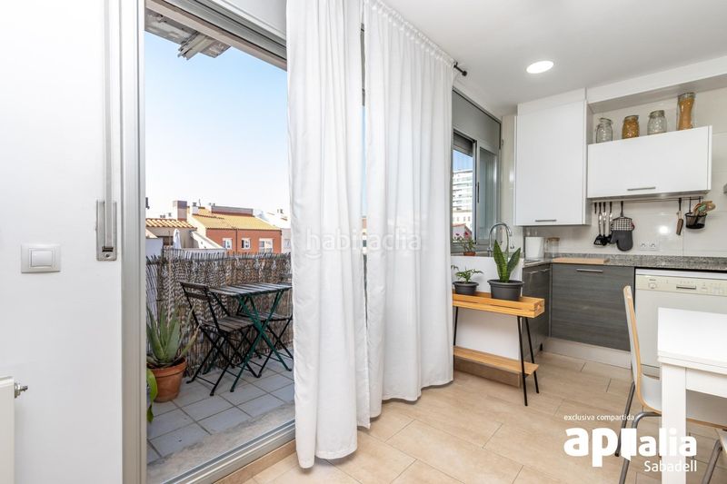 Foto 4c926f59-bfd2-441b-aee7-0fb3ba123da9. Penthouse with heating parking in Covadonga Sabadell