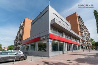 Local Comercial en Avenida PORTUGAL DE