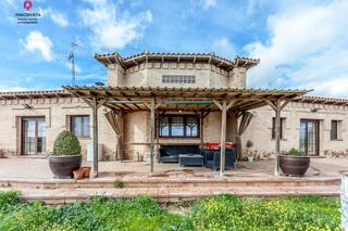 Masia a Carretera km 9.9 m-530. Inmorenta ofrece esta maravillosa propiedad en el entorno rural