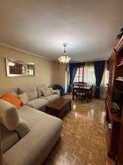 Affitto Appartamento  Calle luis piernas. Inmorenta alquila luminoso piso de 3 habitaciones con terraza en