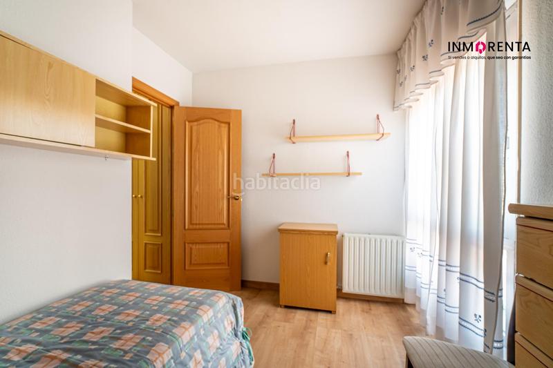 Foto b4ee4e7b-704b-4fc7-ad1a-3442aad62b38. Ático atico con dos terrazas espectaculares en Apóstol Santiago Madrid