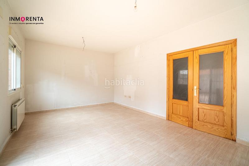 Foto 9a37fd00-d844-42e4-8d46-af448aaf3ead. Casa adossada amb calefacció aparcament a Chozas de Canales