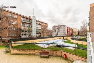 Pis  Calle villajoyosa. Estupendo piso muy acogedor con piscina