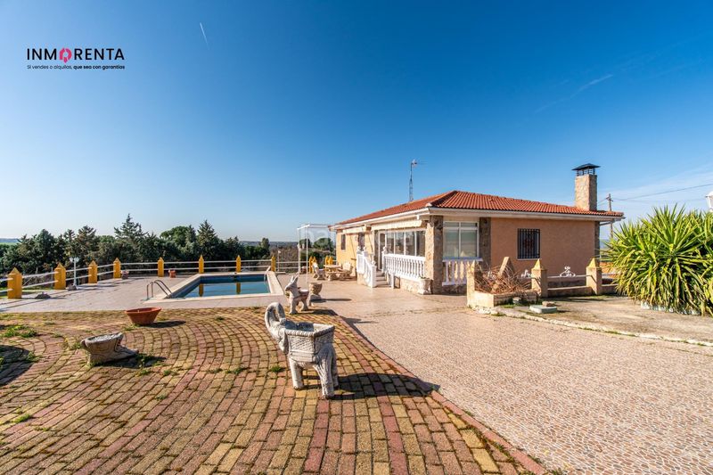 Foto 553cdbaa-9171-483d-877b-1a33b3e8ec5a. Xalet amb calefacció aparcament piscina a Méntrida