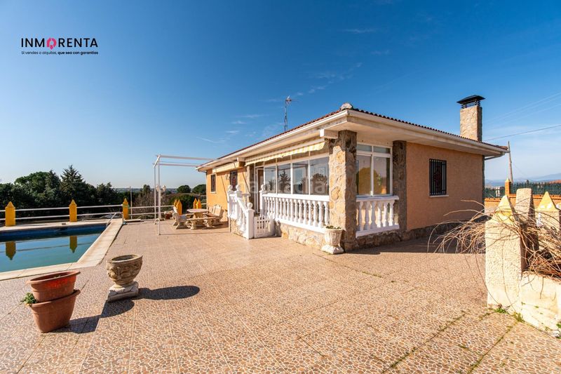 Foto ed689a39-472e-41a3-a860-de2f4b85b8ce. Xalet amb calefacció aparcament piscina a Méntrida
