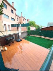 Semi detached house  Caño viejo