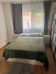 Rent Studio  Calle calle carolina coronado. Estudio con cocina independiente y agua incluida en parla