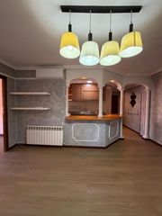Affitto Appartamento  Calle eugenio. Estupendo piso de tres dormitorios con garaje en tetuán, a pocos
