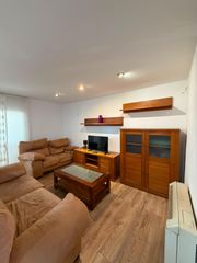 Location Appartement  Calle poeta blas de otero. Amplio piso de dos dormitorios y terraza en ventas