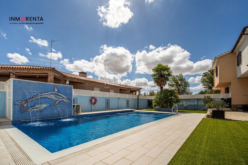 Foto 590a68d4-52f9-4fc3-8ace-f2fd8691e425. Chalet with heating parking pool in Villamanta