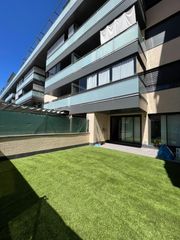 Affitto Piano terra  Calle narvaez. Espectacular vivienda de 124 m2 útiles con dos terrazas, garaje