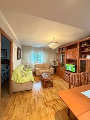 Location Appartement  Calle san donato. Estupendo piso de dos dormitorios en la elipa